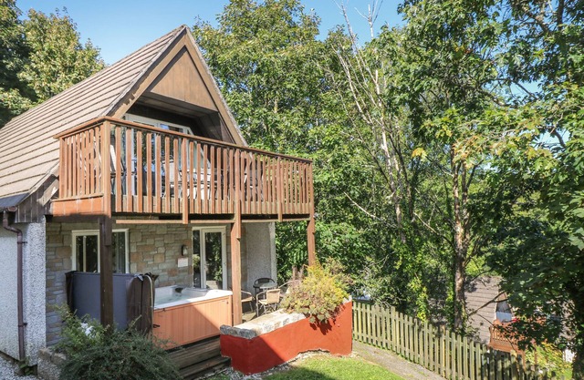 VALLEY LODGE 58, pet friendly, country holiday cottage in Callington