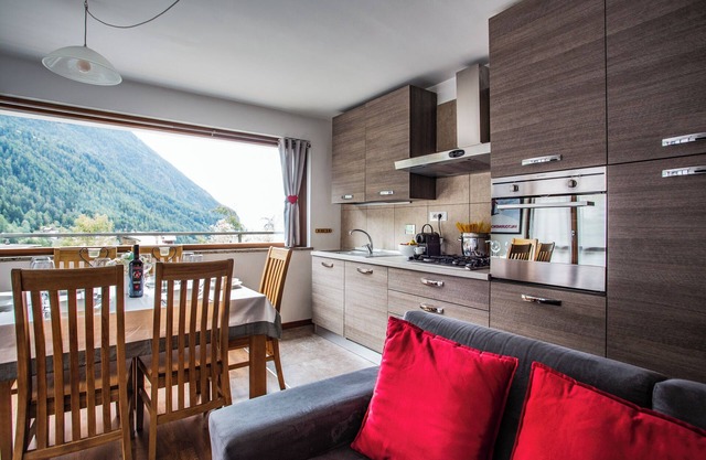 Valley view apartment in the center of Valtournenche