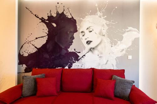 Vallia Suites-Red Luxury Suite B3