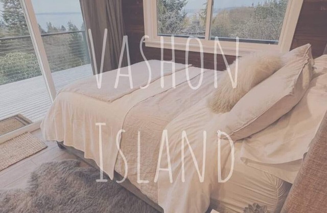Vashon View Cottage - Vashon, WA
