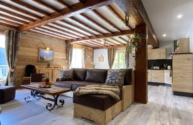Vaste T4 115m2. Balcon. Vue. Suite. Jardin et jeux