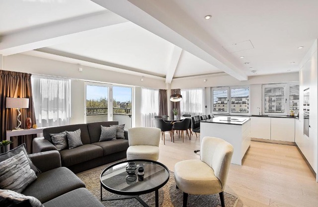 Vauxhall Bridge Road by Aeria Apartments