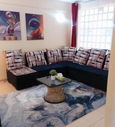 Vee's 1br Apartment, Lower Section 58, Lakeviews,