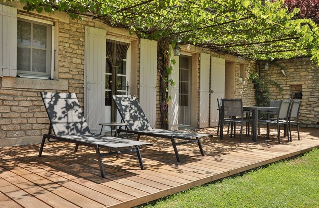 Very beautiful gîte with swimming pool in the heart of the Luberon, in the village of Bonnieux