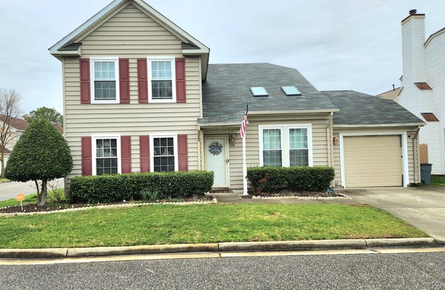 Very Decent 4 bedroom /2 full bath. Located within the heart of the City.