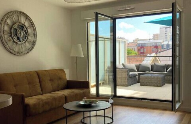 Very nice and quiet 42 m² in Suresnes with parking