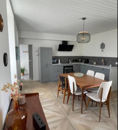 Very nice house 2 steps from the beach