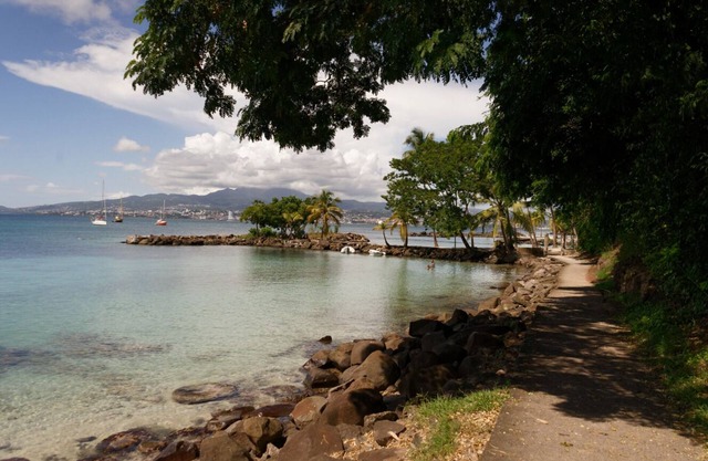 VERY NICE STANDING AIR CONDITIONED APARTMENT: 2 bedrooms/2 bathrooms