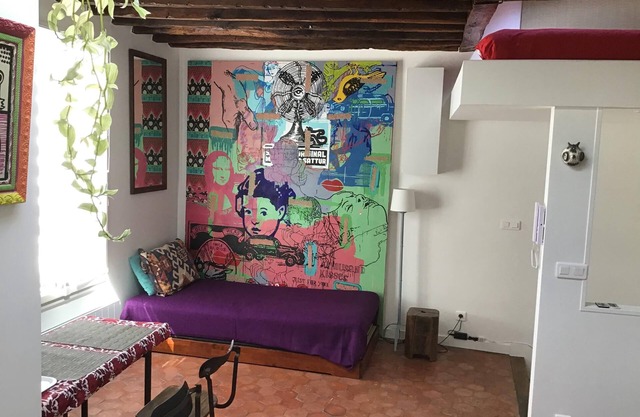 Very nice studio in the heart of Montmartre/Abbesses, 35m2