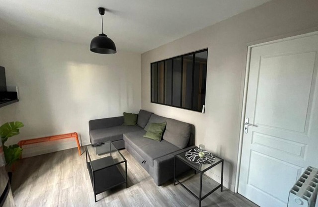 Very quiet apartment fully equipped with terrace