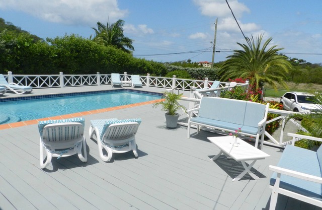 Very Spacious and Well Equipped 4 Bedroom Villa, Private Pool, A/C, BBQ, Wi-Fi