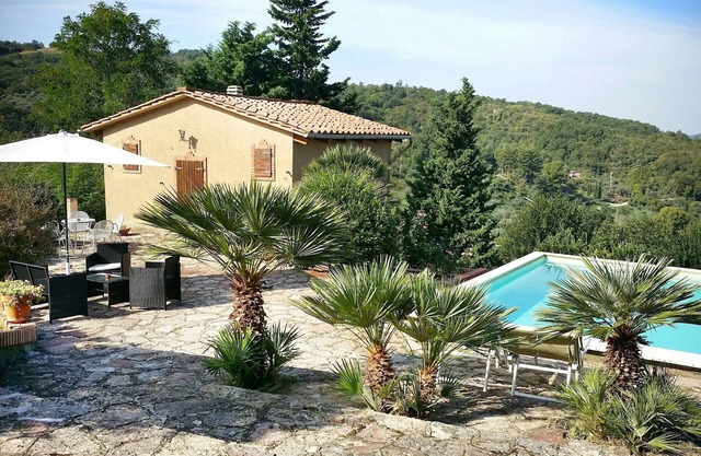 Villa in Sasso Pisano wuith garden