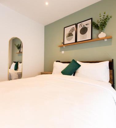 Vibrant Studio at Loxwood House