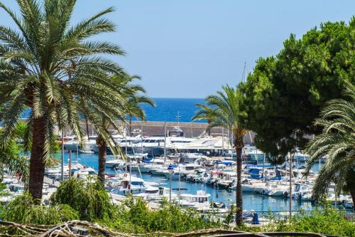 Vieille ville vue mer, à deux pas de la plage!