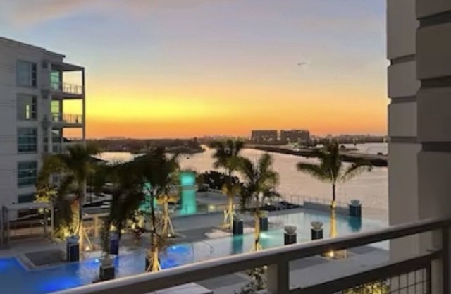 View with a View Waterfront WiFi,Furnished,Beaches,New Modern