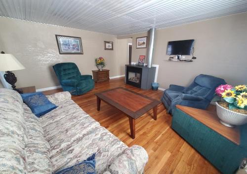 VIGILANTE INN Holliday