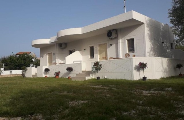 Vila Juna
