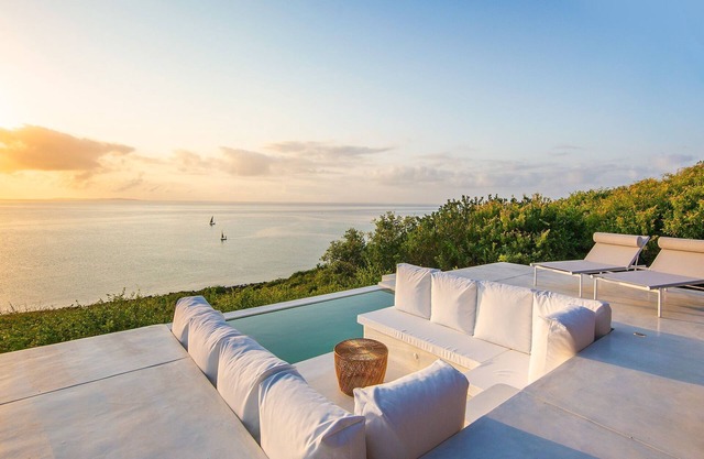 Vilankulo Oceanfront Villa With Private Pool & Beach Access
