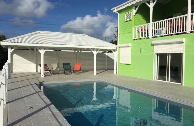 Villa 10 people with air conditioning, Large swimming pool, Independent studio