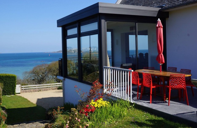 Villa 100 m from the sea with exceptional views of the bay of Perros-Guirec