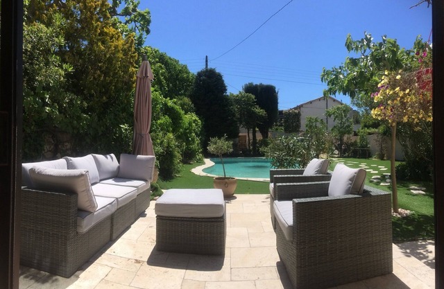 Villa 140 m2 all comfort, with swimming pool, quiet residential area, 30 mins VX POR