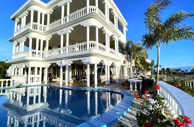 Villa #2 Luxury 3 Bedroom, 3 Bath at Casablanca