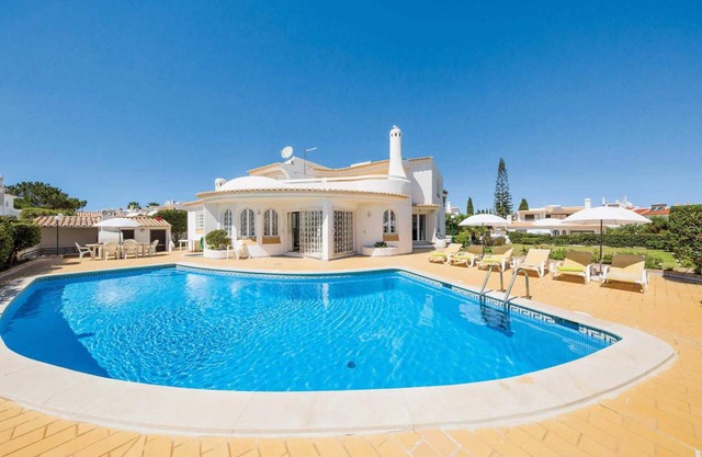 Villa ∙ 3 bedrooms ∙ 6 guests