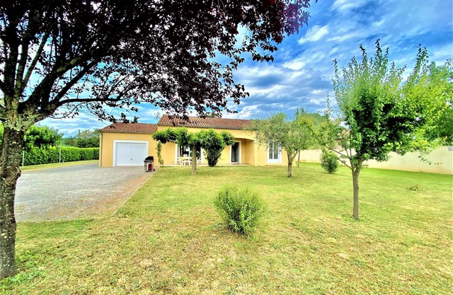 Villa 6p, 3ch Avec Grand Jardin Arboré Clos, Clim, Village Classé de Vogue