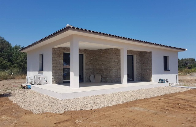 Villa 75m ² new entirely air-conditioned on private and sported property.