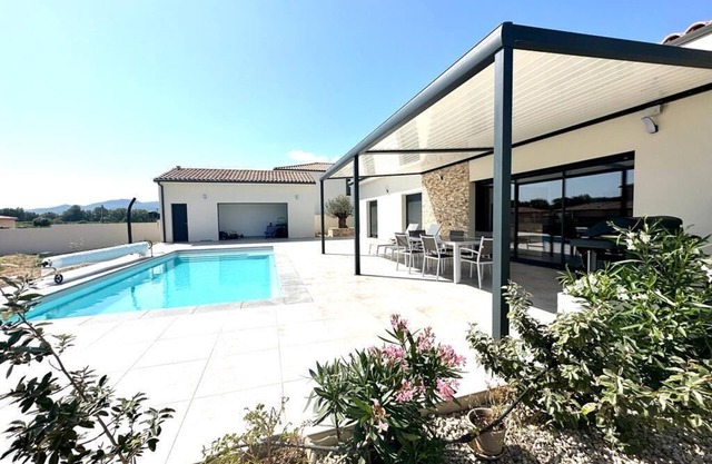 Villa 8 People Swimming Pool Pétanque BBQ