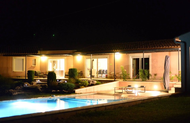 Villa 8 people with swimming pool 15 min. Uzès