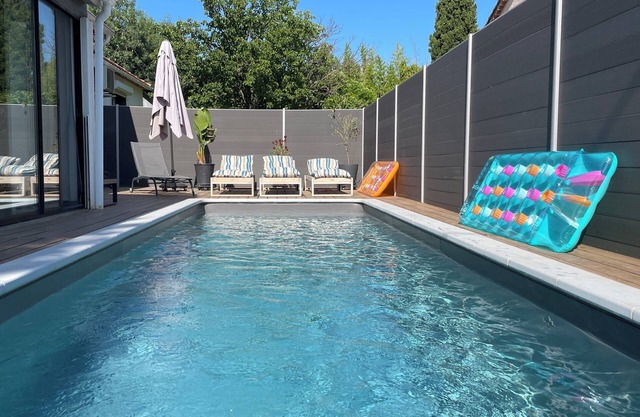 Villa 800 m from the sea, south-facing terrace and swimming pool