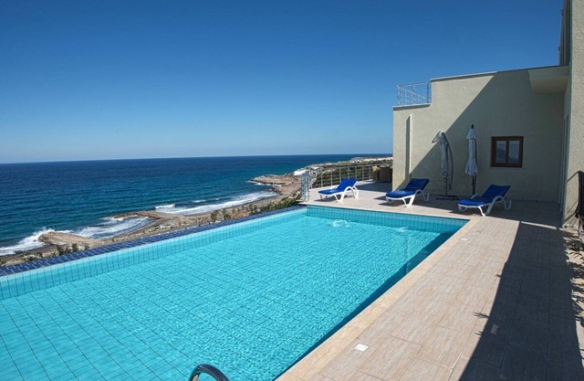 Villa Akaki - Three Bedroom Villa, Sleeps 4