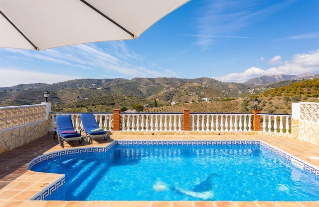 Villa Ana y Garcia - Three Bedroom Villa, Sleeps 6