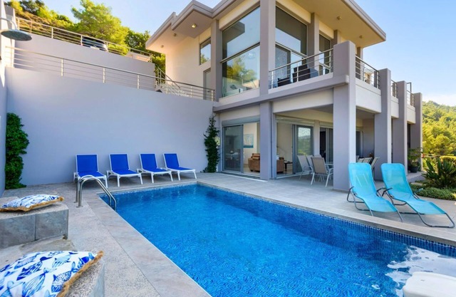 Villa Arthur - Four Bedroom Villa, Sleeps 8