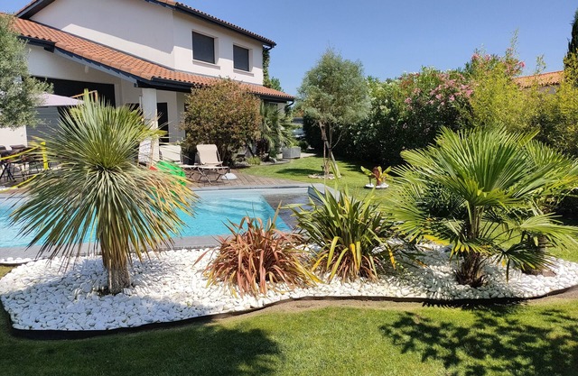 Villa au Calme Avec Piscine 4x9m à Proximité D'une Base de Loisirs Avec lac