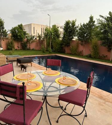 Villa avec pool privé avenue Mohamed 6 zone touristique Agdal