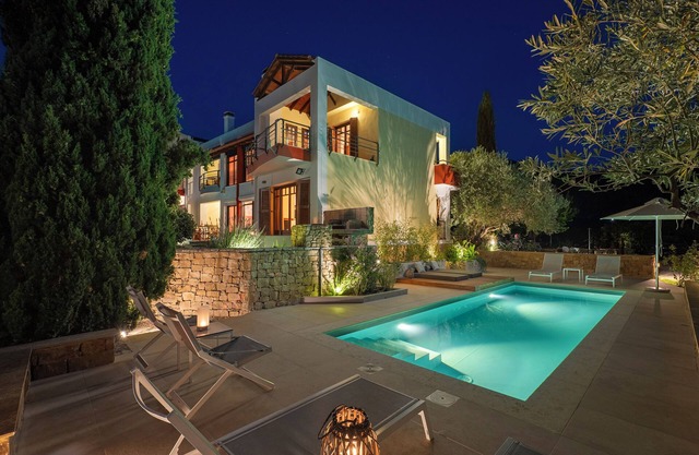 Villa avista Holidays by the sea