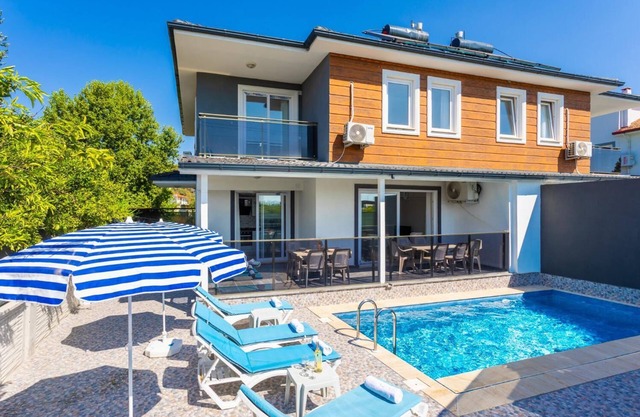 Villa Azalea 1 - Four Bedroom Villa, Sleeps 9
