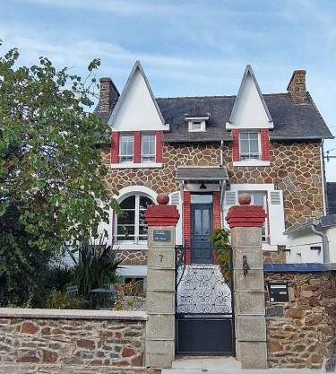 Villa Belle Epoque à deux pas de la plage