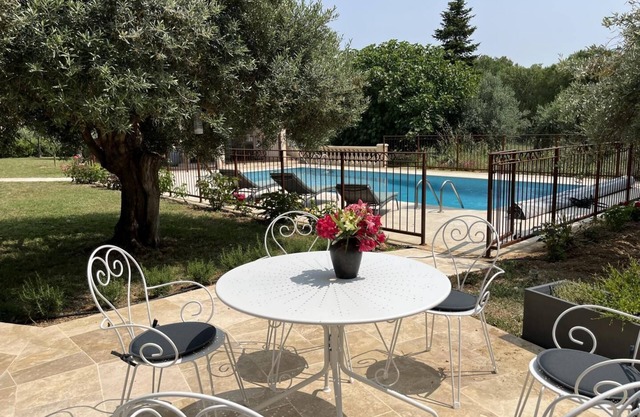 Villa "Belles Feuilles" with swimming pool and tennis court