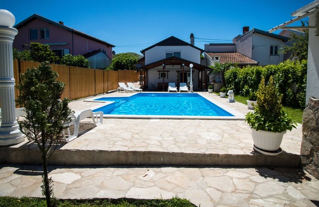 Villa Blossom (All House)
