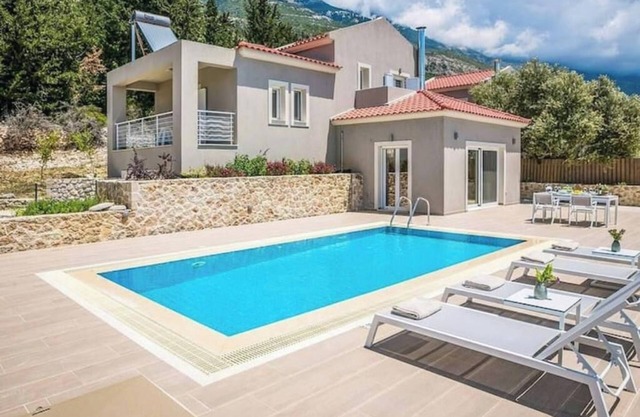 Villa Briseis 2 bedroom with fantastic views