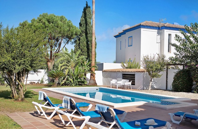 Villa Casa Monty with Pool, Garden, A/C & Wi-Fi