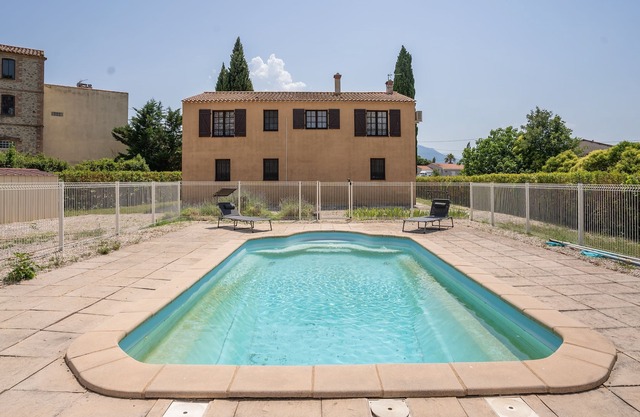 Villa Canigou - Three Bedroom House, Sleeps 6