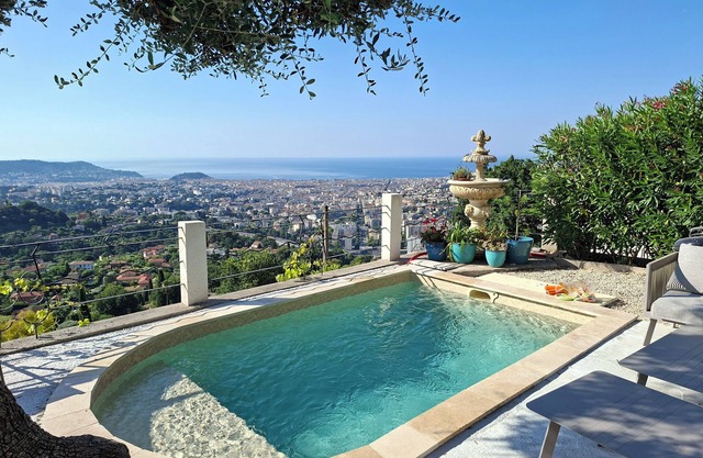 Villa Canteperdrix in Nice Panoramic sea view Quiet close to beaches and town