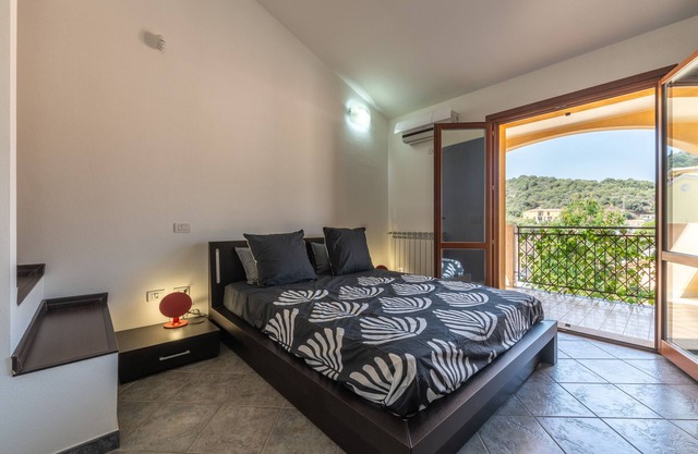 Villa "Casa Annabella" with Mountain View, Private Terrace & 2 Balconies