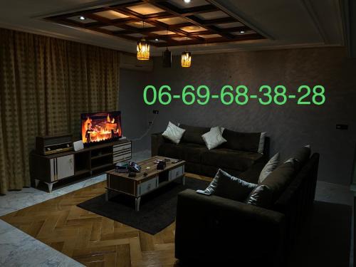 Villa cedra centre ville ifrane zéro six soixante-neuf soixante-huit 3828