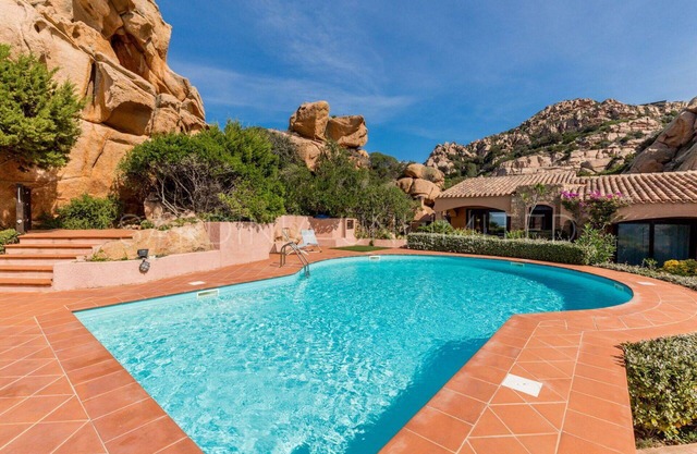 Villa Corbezzolo Giallo: with terrace, shared pool and barbeque
