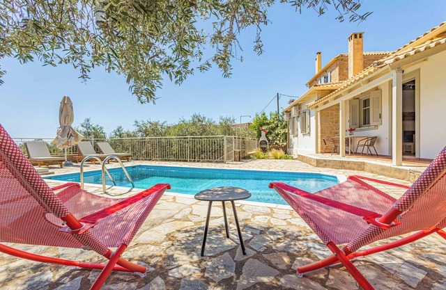 Villa Dafne - Two Bedroom Villa, Sleeps 4